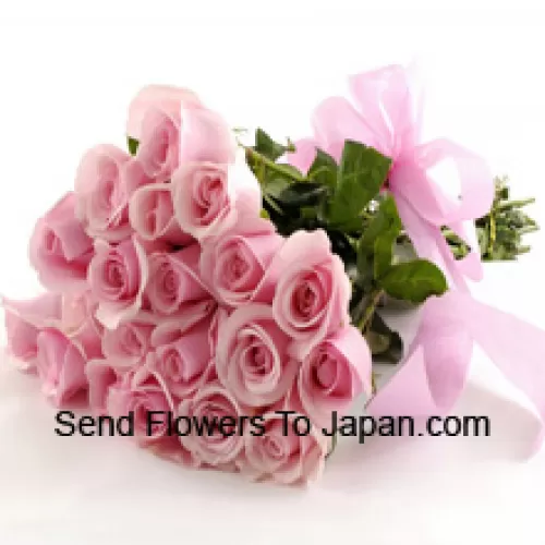 Strauß aus 25 rosa Rosen mit saisonalen Füllern
